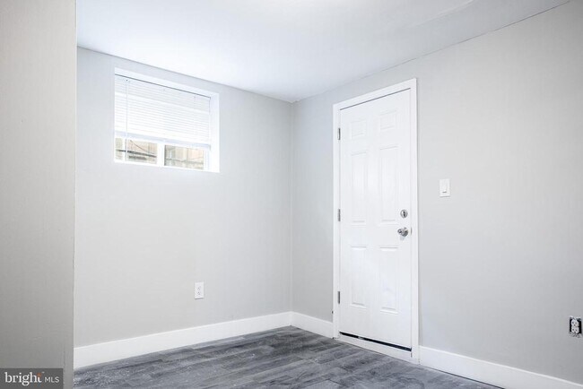 Foto del edificio - 2348 Moore St