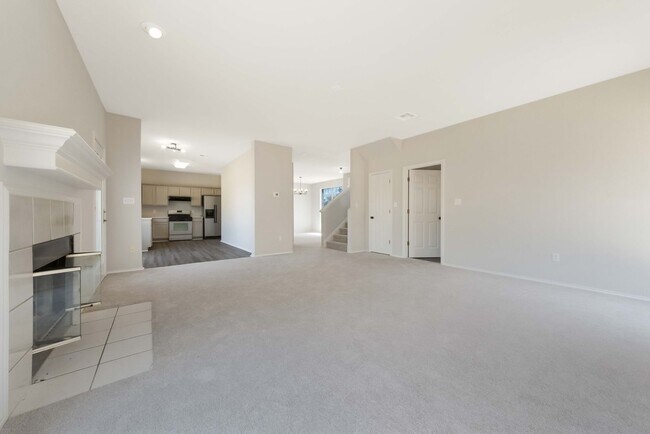 Foto del edificio - Spacious Two Story Home In South Creek!!