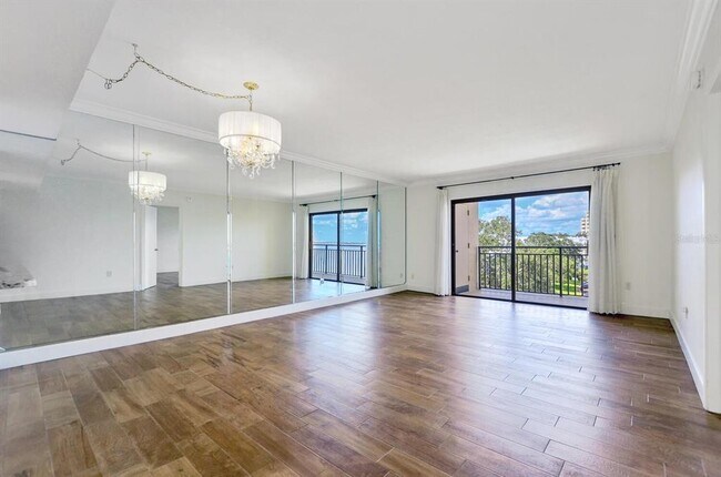 Foto del edificio - 5020 Bayshore Blvd