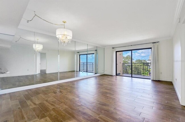 Building Photo - 5020 Bayshore Blvd