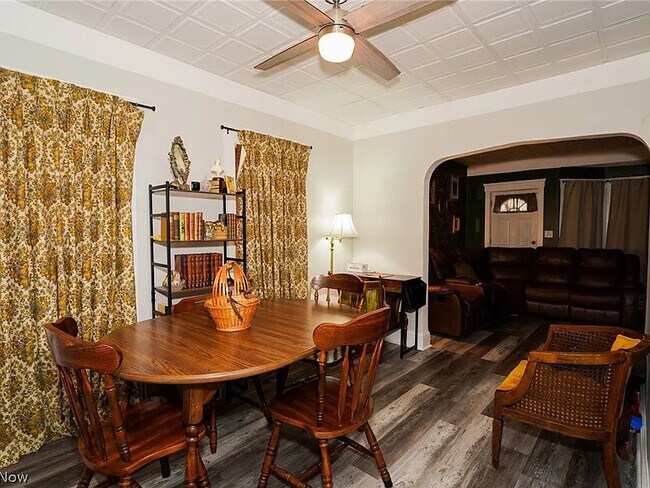 Foto del edificio - 3647 W 47th St