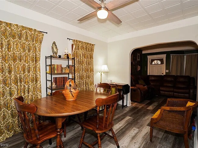 Building Photo - 3647 W 47th St