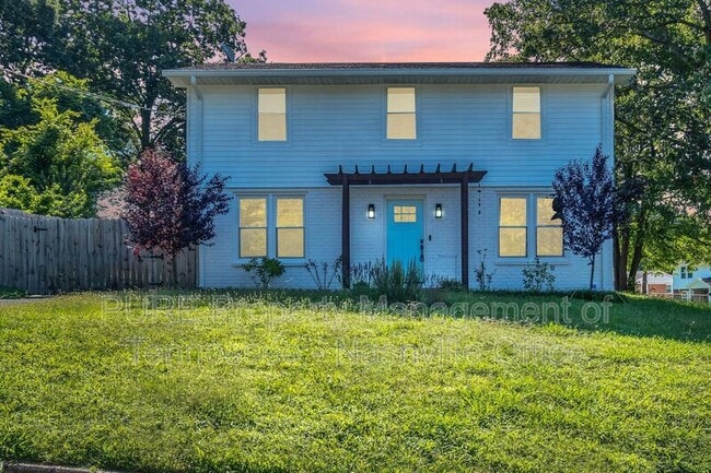 Building Photo - 2601 Oakwood Ave