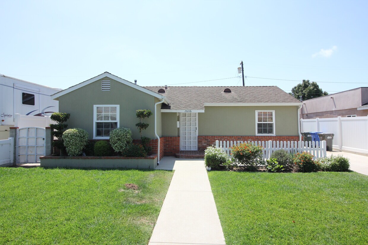 Foto principal - 2606 182nd St