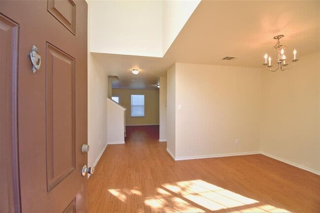 Building Photo - 106 Phillips St