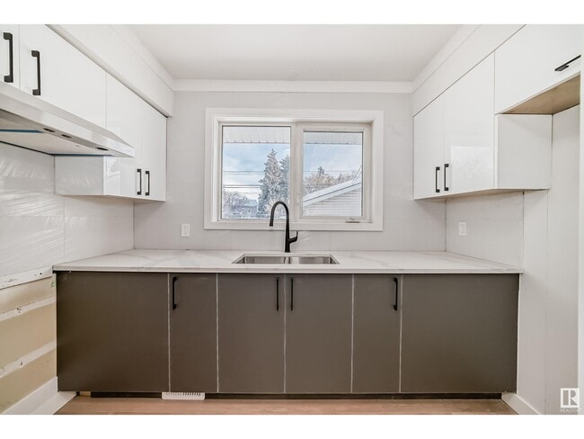 Building Photo - 13215-13135 135 St NW