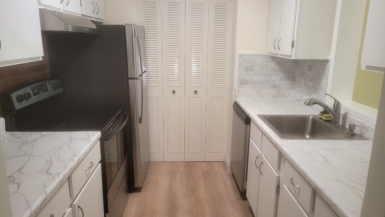 Foto principal - 25 Greentree Ln