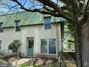 Building Photo - 441 Tomlinson Rd