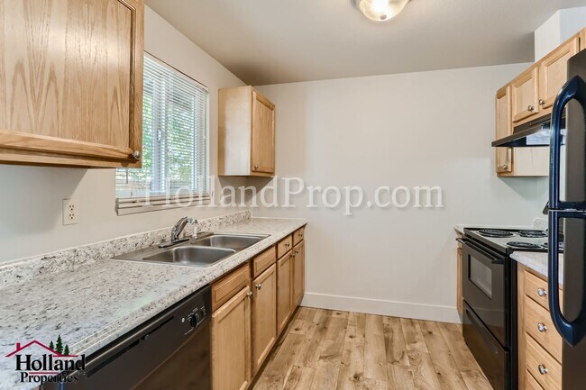 Foto del edificio - Wonderful 2 Bed Apartment in Cornelius!!! NEW BEST PRICE at $1,275!! 1 Application in process as ...