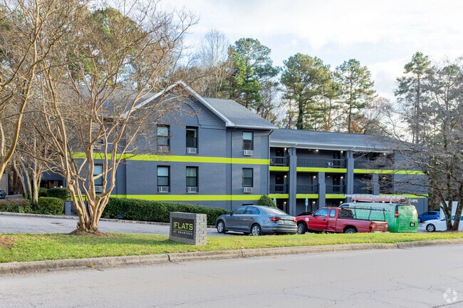 Building Photo - 5104 Hollyridge Dr