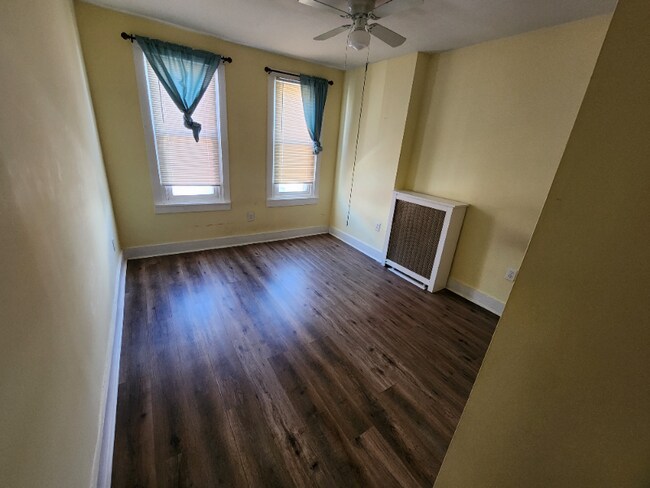 Foto del edificio - 705 E Ontario St