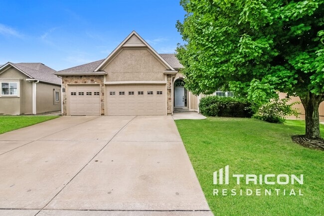 Building Photo - 1446 Brompton Ln