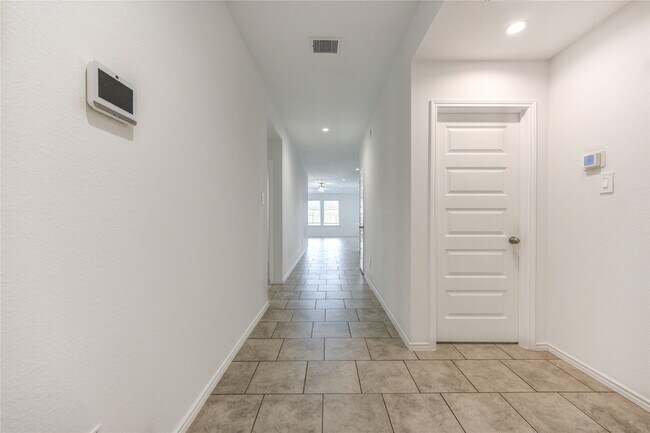 Building Photo - 7547 Cattle Walker Ct