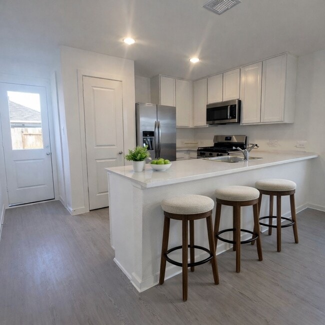 Building Photo - 1606 Gardenia Grv Ln