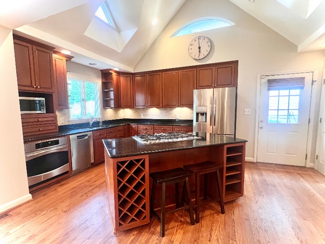 Building Photo - 1451 Pathfinder Ln
