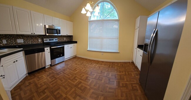 Foto del edificio - Recently renovated 3BR townhome in Ballant...