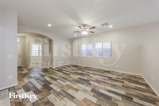 Foto del edificio - 4621 W Fortune Dr