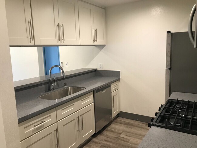 Foto del edificio - 3715 S Canfield Ave