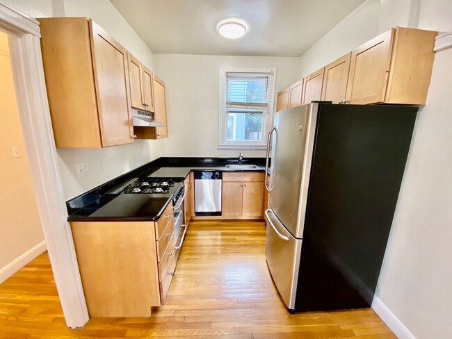 Photo - 1925 Pierce St Apartment