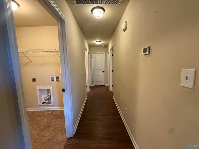 Foto del edificio - 824 Bell Factory Rd