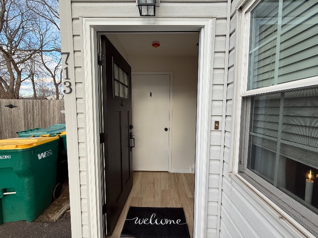 Foto del edificio - 713 Timber Ln