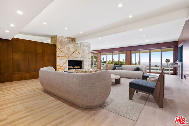 Foto del edificio - 1400 Loma Vista Dr