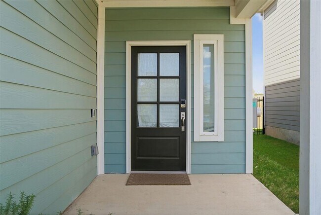 Foto del edificio - 13606 Long Is Dr