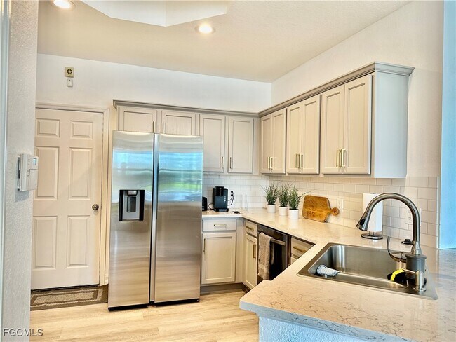 Building Photo - 16220 Via Solera Cir