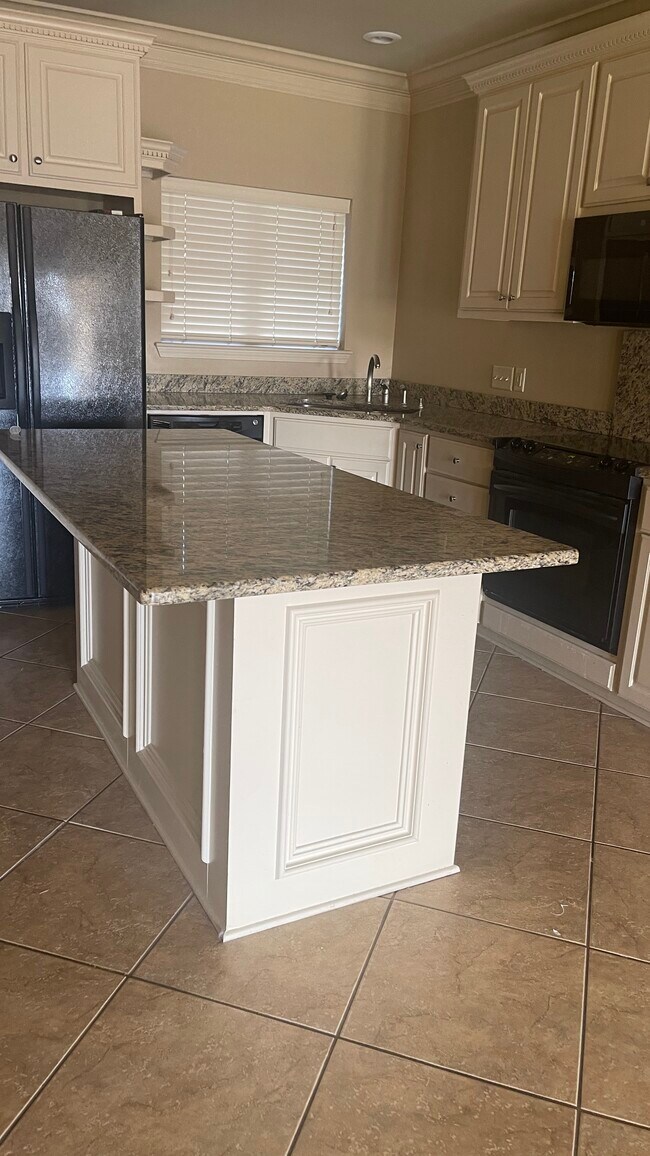 Foto del edificio - 413 Halteria Ln