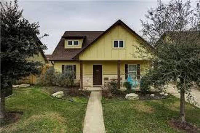 Building Photo - 4 Bedroom Home Near the Barracks and on Bus Route! AUGUST MOVE IN!