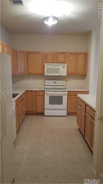 Building Photo - 821 Narragansett Villas Dr
