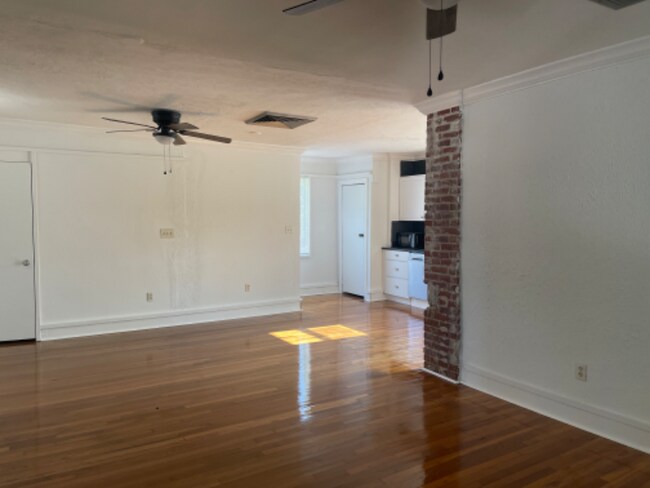 Foto del edificio - 1412 Dauphin Ln