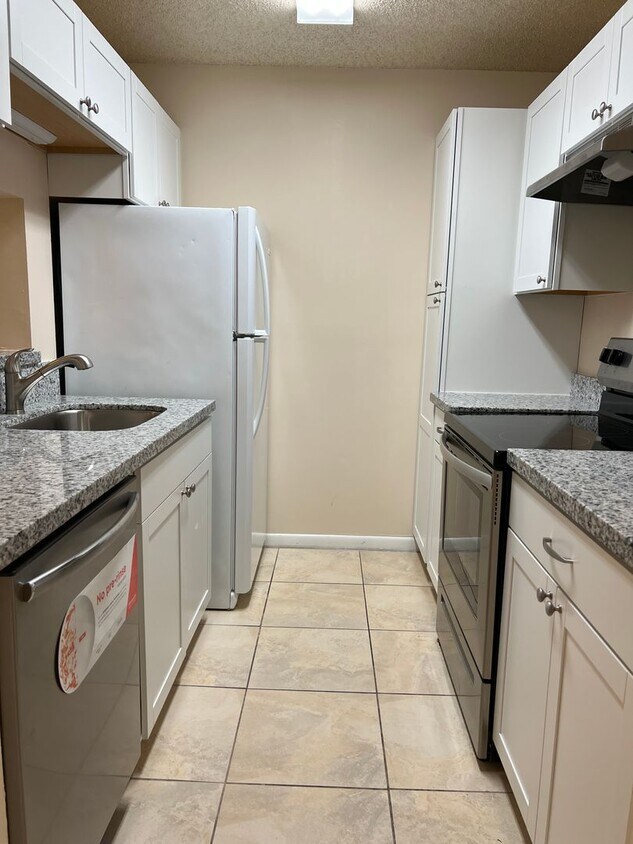 Foto principal - Remodeled First Floor Cutie!
