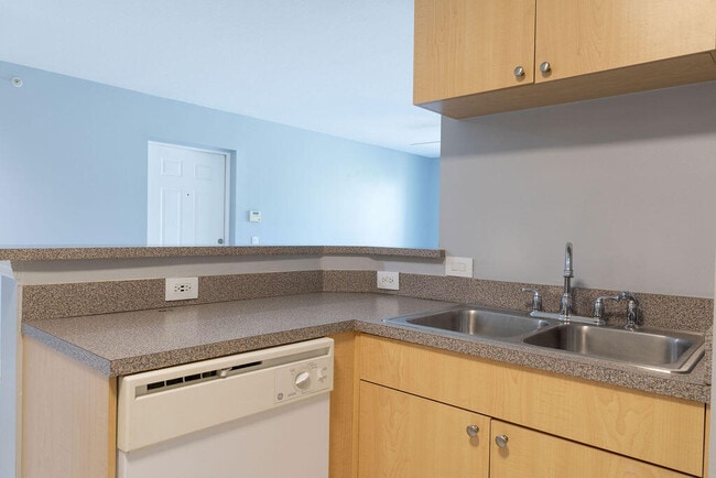 Building Photo - 505 Villa Cir