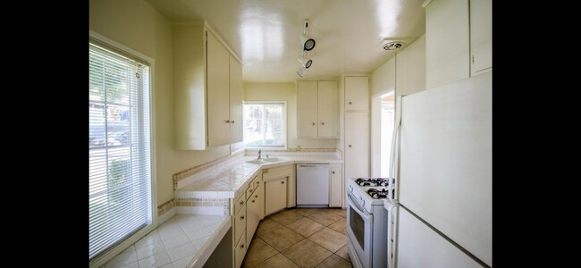 Foto del edificio - 9966 Glencrest Cir