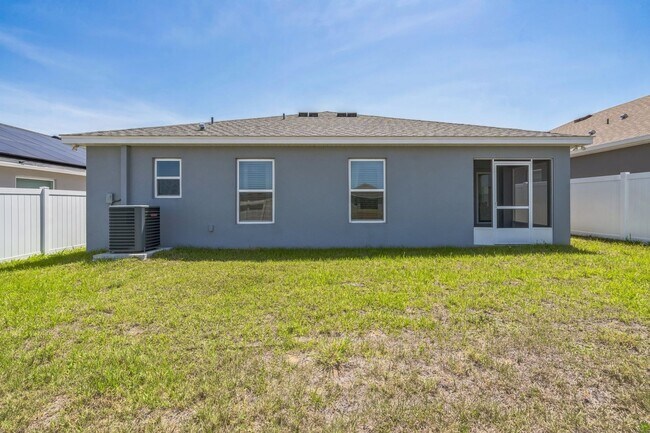 Foto del edificio - Charming 3BR House in Haines City