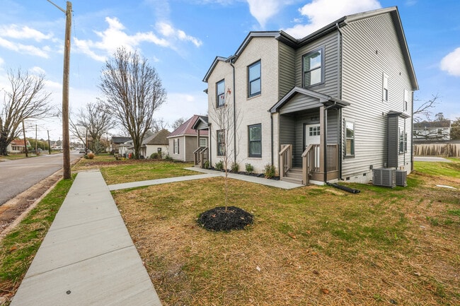 Building Photo - 212 E Morelia Ave