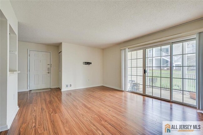 Building Photo - 69 Amberly Ct