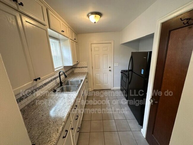 Foto del edificio - 6111 Raytown Rd