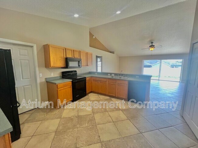 Foto del edificio - 1935 Lynn River Dr