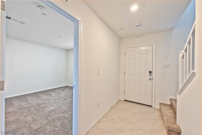 Building Photo - 668 Foam Flower Ln