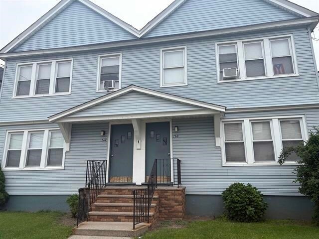 Foto del edificio - 762 Forest St