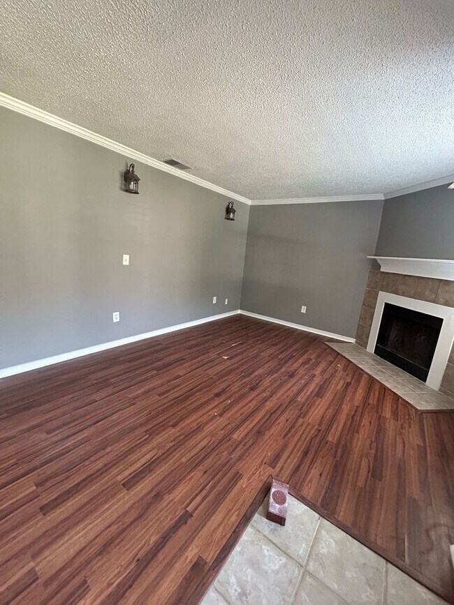 Building Photo - Charming 2 bedroom townhome in The Arbor @...