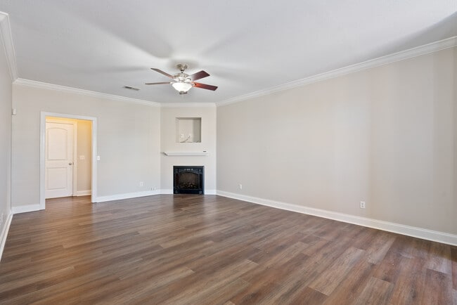 Building Photo - 728 Southpointe Commons Loop