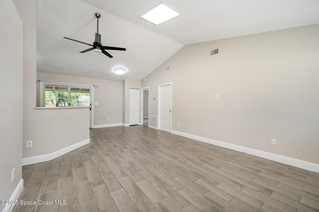 Foto del edificio - 1474 Lombard St NW