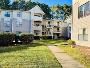 Building Photo - 600 Audubon Lake Dr