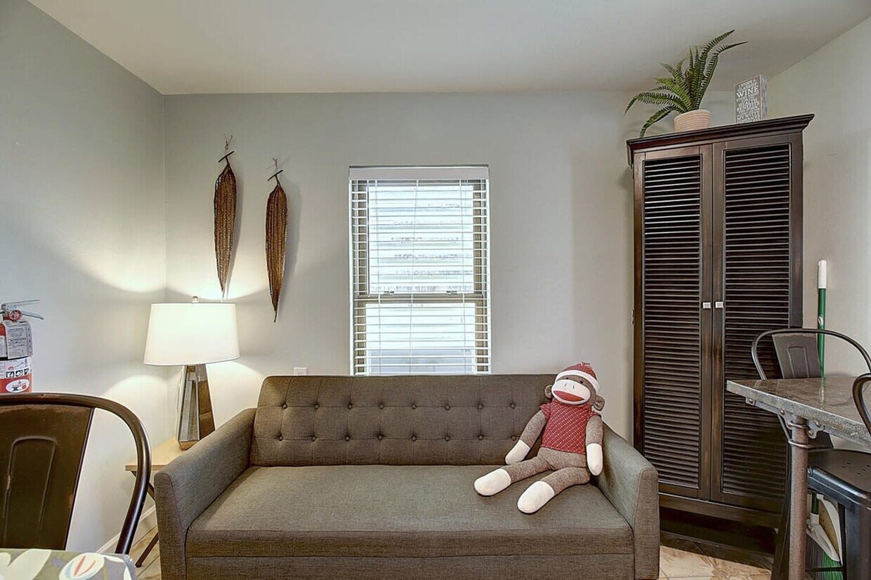 Foto principal - 134 N Alister St