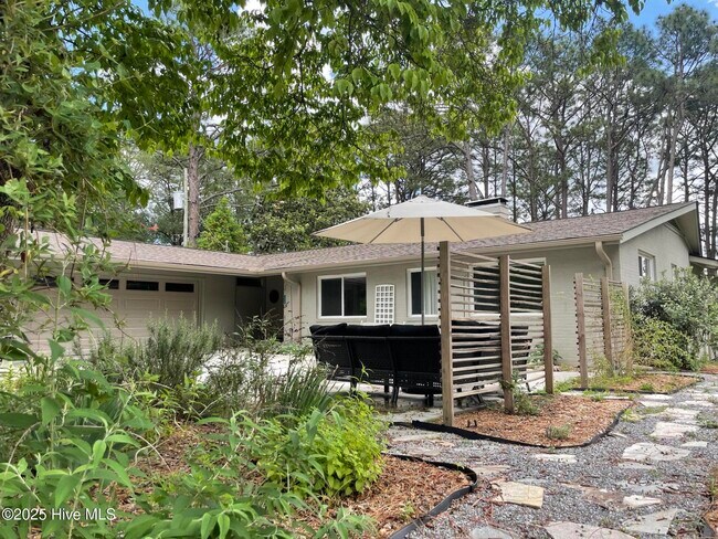 Foto del edificio - 164 Pine Lake Dr