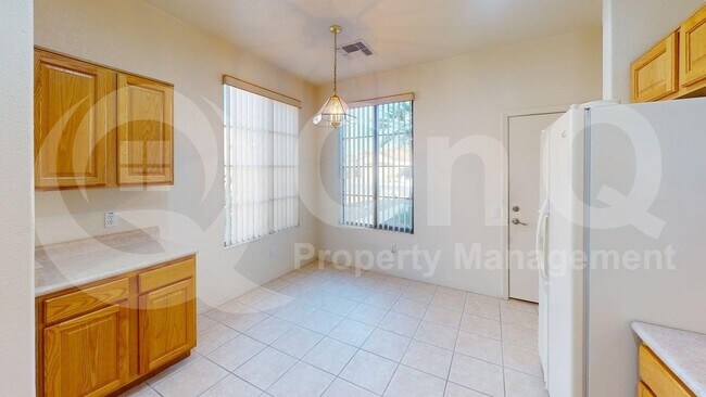 Foto del edificio - 9413 N Desert Mist Ln
