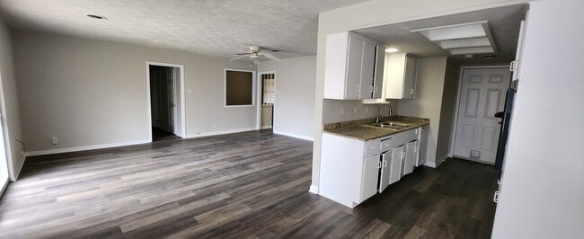 Building Photo - 806 British Blvd